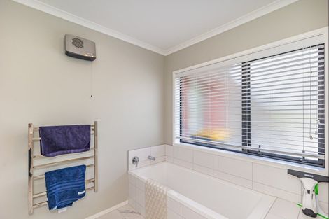 Photo of property in 2 Ivy Lane, Ohau, 5570