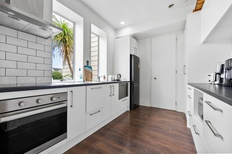 Photo of property in 11 Fathom Place, Te Atatu Peninsula, Auckland, 0610
