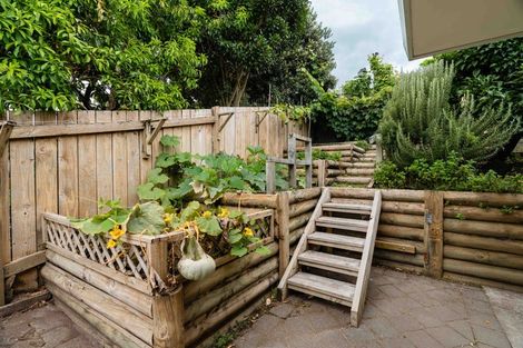 Photo of property in 10 Laburnum Glen, Mount Maunganui, 3116