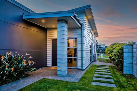 Photo of property in 17 Victoria Street, Hawera, 4610