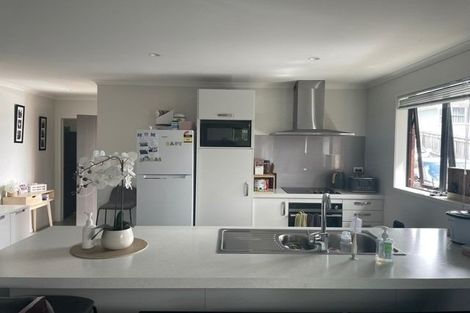 Photo of property in 129 Tidal Road, Mangere, Auckland, 2022