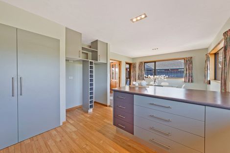 Photo of property in 7 Thicket Close, Redwood, Christchurch, 8051