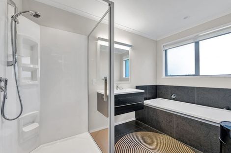 Photo of property in 83a Young Street, New Plymouth, 4310