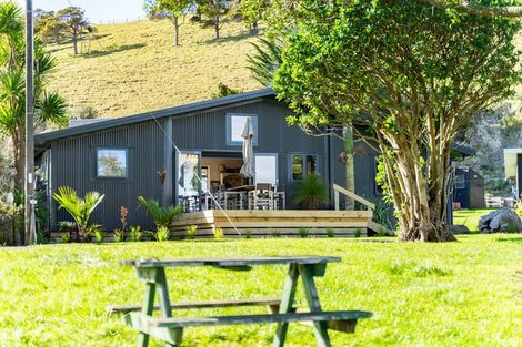 Photo of property in 6 The Strand, Whakapirau, Maungaturoto, 0583