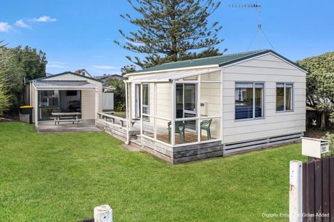 Photo of property in 50 Park Avenue, Waitarere Beach, Levin, 5510