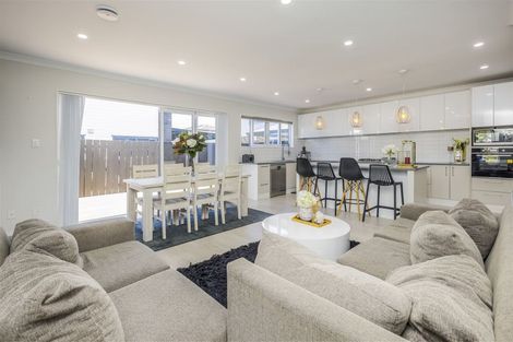 Photo of property in 11 Reding Street, Takanini, 2112