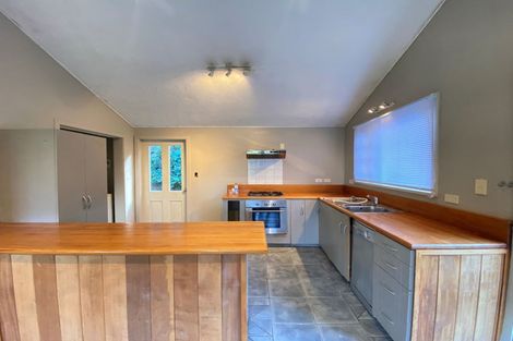 Photo of property in 8a Williams Street, Sunshine Bay, Queenstown, 9300