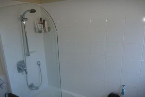 Photo of property in 22 Catrina Avenue, Birkenhead, Auckland, 0626