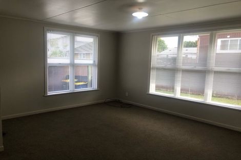 Photo of property in 3164 Great North Road, New Lynn, Auckland, 0600