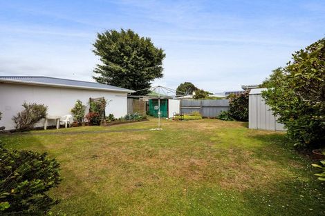 Photo of property in 1 Reid Avenue, Hawera, 4610