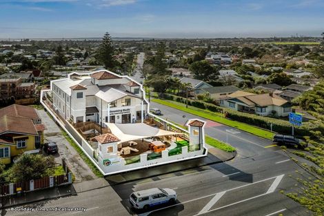 Photo of property in 3145 Great North Road, New Lynn, Auckland, 0600