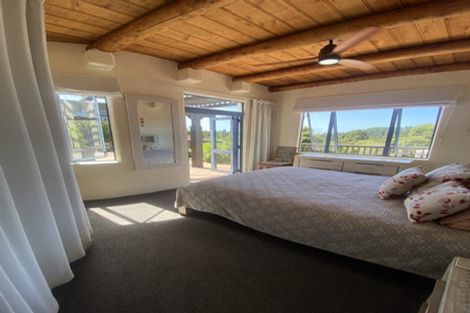 Photo of property in 9 Laingrange Place, Laingholm, Auckland, 0604