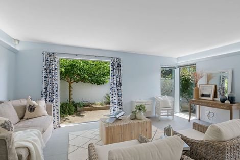 Photo of property in 64 Hewitts Road, Merivale, Christchurch, 8014