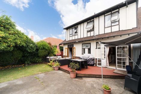 Photo of property in 61 Victoria Avenue, Palmerston North, 4410