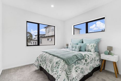 Photo of property in 7 Gladfield Lane, Te Atatu Peninsula, Auckland, 0610