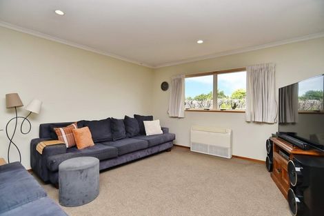 Photo of property in 13 Kowhai Avenue, Rangiora, 7400