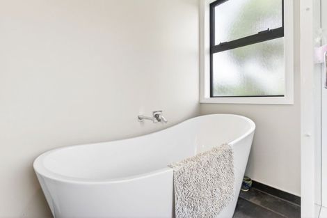 Photo of property in 63 Bridge Street, Coalgate, 7673