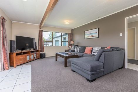 Photo of property in 4 Valley Road, Waiuku, 2123