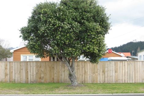 Photo of property in 217 Ocean Road, Whangamata, 3620