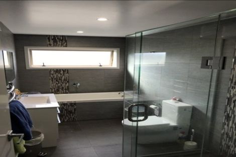 Photo of property in 37 Riverglade Parkway, Te Atatu South, Auckland, 0610