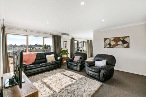 Photo of property in 14 Ko Place, Pyes Pa, Tauranga, 3112