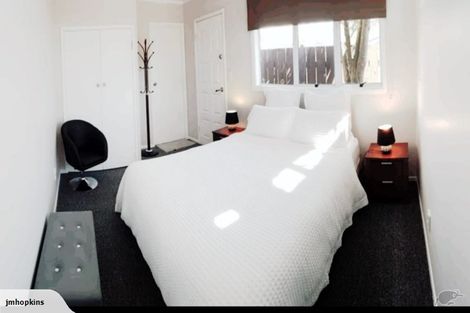 Photo of property in 98 Glenpark Avenue, Frankleigh Park, New Plymouth, 4310