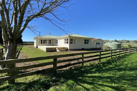 Photo of property in 358 Mataro Road, Onaero, Urenui, 4375