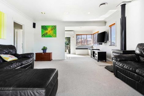 Photo of property in 53 Taikata Road, Te Atatu Peninsula, Auckland, 0610