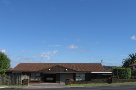 Photo of property in 2/3250 Great North Road, New Lynn, Auckland, 0600