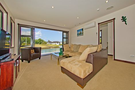 Photo of property in 10 Hei Esplanade, Whitianga, 3510
