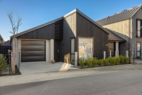 Photo of property in 12 Chapman Way, Jacks Point, 9371