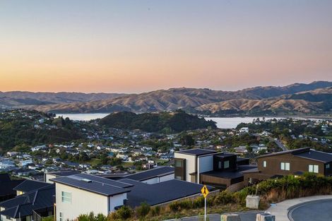 Photo of property in 1 Stunsail Lane, Whitby, Porirua, 5024