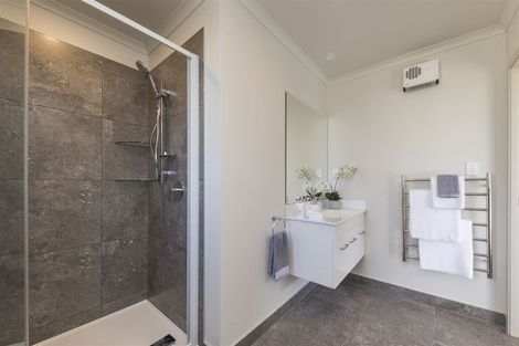 Photo of property in 38 Silicon Way, Fitzherbert, Palmerston North, 4410