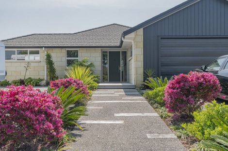 Photo of property in 30 Hei Esplanade, Whitianga, 3510