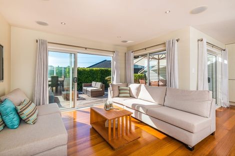 Photo of property in 5 Mural Place, Greenhithe, Auckland, 0632