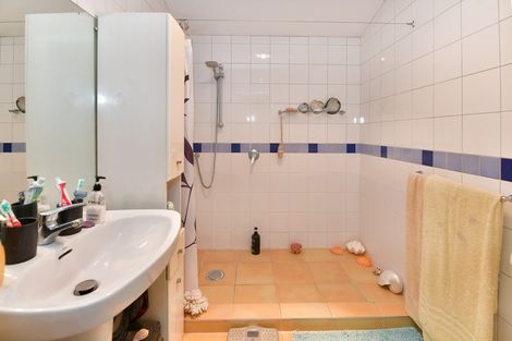 Photo of property in 37 Stillwater Crescent, Stillwater, Silverdale, 0993