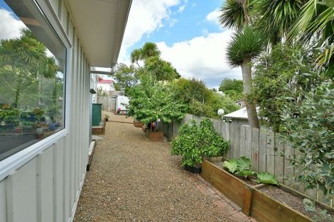 Photo of property in 2b St James Avenue, Helensville, 0800