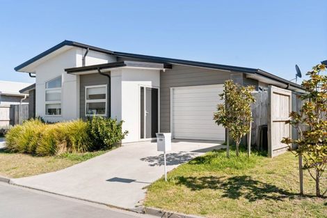 Photo of property in 18b Komata Crescent, Papamoa Beach, Papamoa, 3118