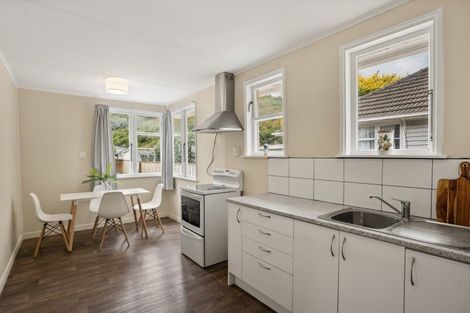 Photo of property in 5 Kowhai Street, Naenae, Lower Hutt, 5011