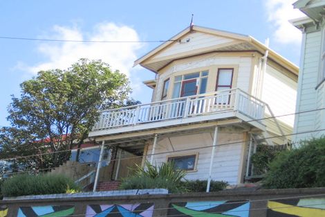 Photo of property in 122 Wallace Street, Mount Cook, Wellington, 6021