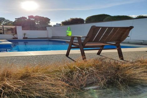 Photo of property in 1/32 Beach Road, Castor Bay, Auckland, 0620