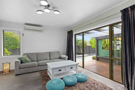 Photo of property in 15 Elwyn Place, Avonhead, Christchurch, 8042