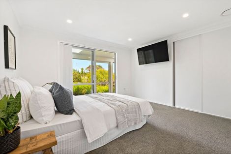 Photo of property in 21 Eric Farley Drive, Kumeu, 0810