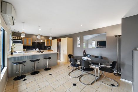 Photo of property in 27 Lansell Drive, East Tamaki Heights, Auckland, 2016