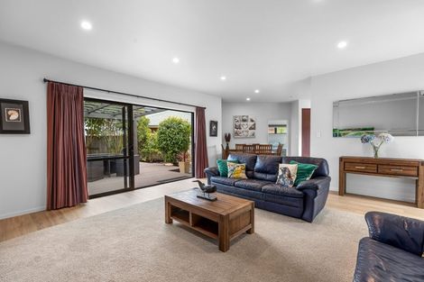 Photo of property in 10 Paua Cove, Papamoa Beach, Papamoa, 3118