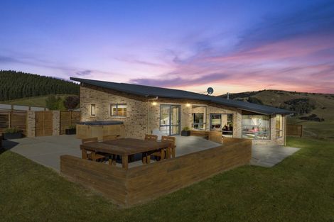 Photo of property in 14 Kingsgate Lane, Waihola, Milton, 9073