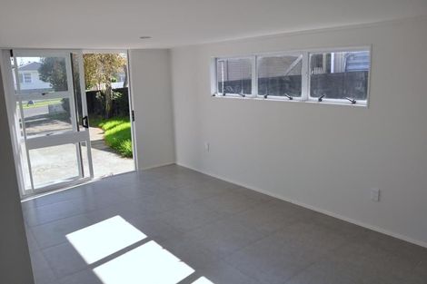 Photo of property in 52 Hobart Crescent, Wattle Downs, Auckland, 2103