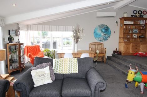 Photo of property in 11 River Road, Red Beach, 0932