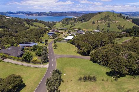 Photo of property in 75 Tarapatiki Drive, Whitianga, 3510