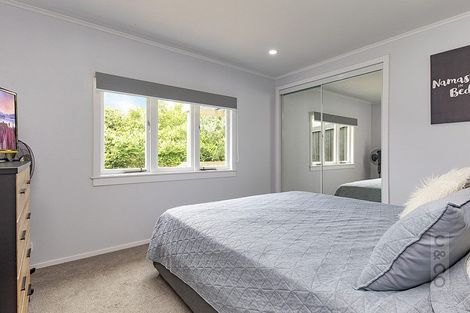 Photo of property in 16 Great North Road, Riverhead, 0820